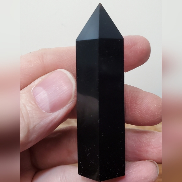 Black Obsidian Crystal Tower - Picture 8 of 11